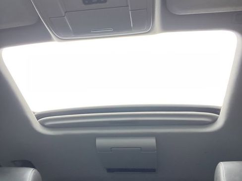 Used 2016 Chevrolet Suburban LTZ image 24