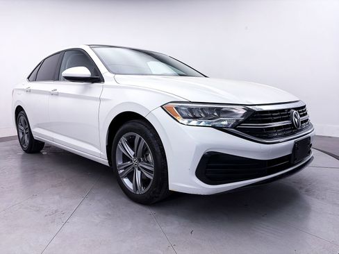 Used 2023 Volkswagen Jetta SE w/ Panoramic Sunroof Package FWD image 9