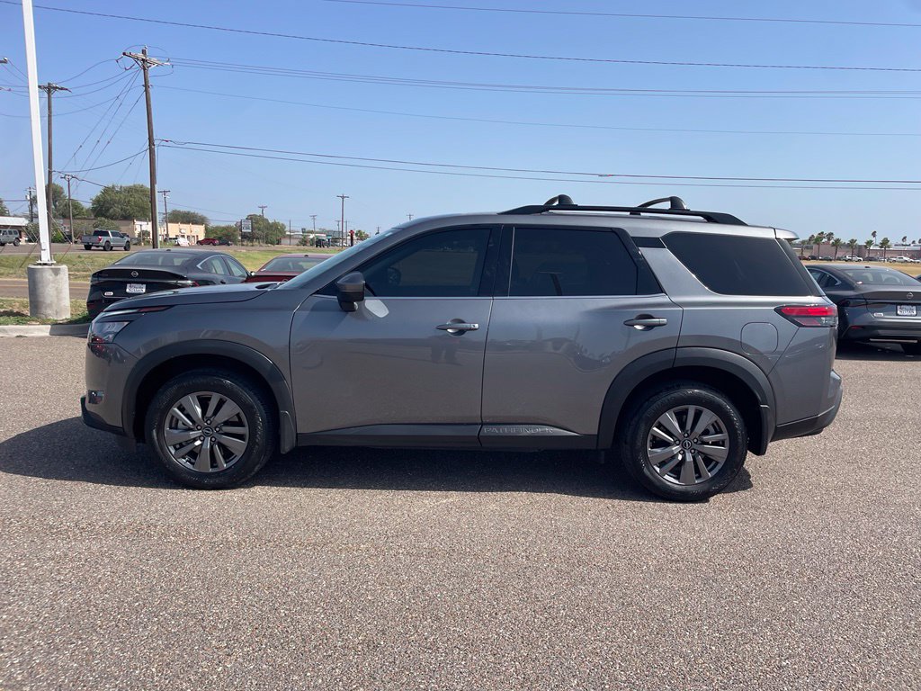 Certified 2025 Nissan Pathfinder SV FWD image 4