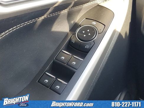 Used 2022 Ford Explorer XLT image 16