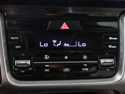 Used 2023 Kia Sorento S w/ Panoramic Sunroof Package AWD/4WD image 53