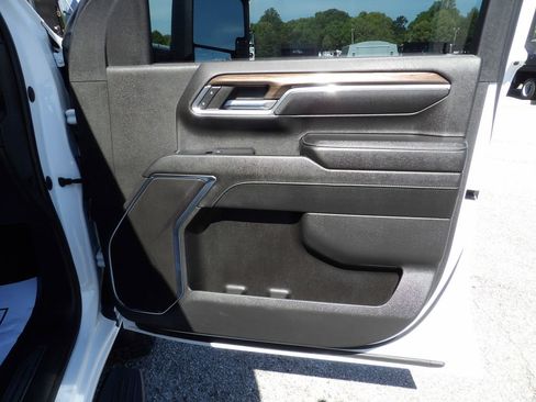 Used 2024 Chevrolet Silverado 2500 LT AWD/4WD image 41