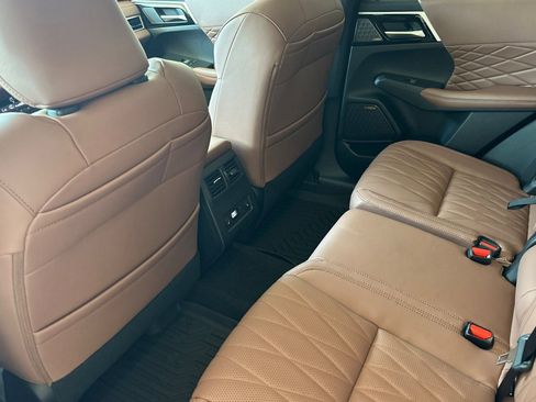 New 2025 Mitsubishi Outlander SEL image 11