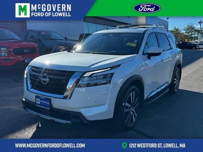 Used 2024 Nissan Pathfinder Platinum w/ Cargo Package