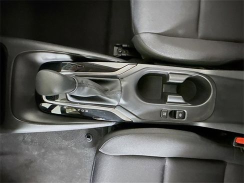 Certified 2025 Toyota Corolla LE image 18