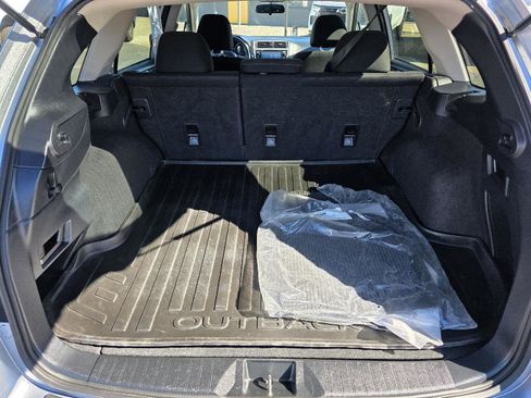 Used 2018 Subaru Outback 2.5i Premium AWD/4WD image 21