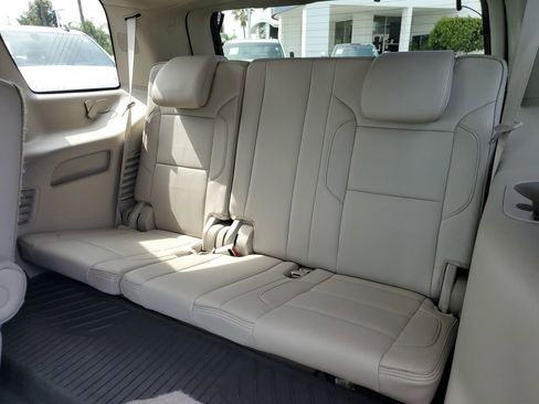 Used 2015 GMC Yukon Denali w/ Premium Package image 17