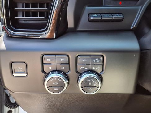 Used 2023 GMC Sierra 1500 AT4 w/ AT4 Premium Package AWD/4WD image 20