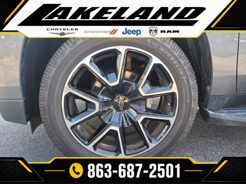 Used 2022 Chevrolet Tahoe RST w/ Luxury Package RWD image 9