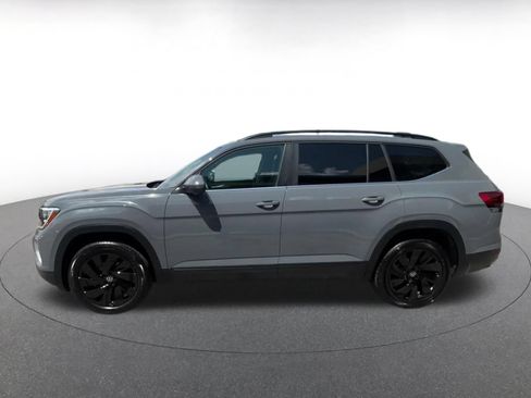 Used 2026 Volkswagen Atlas SE FWD image 8