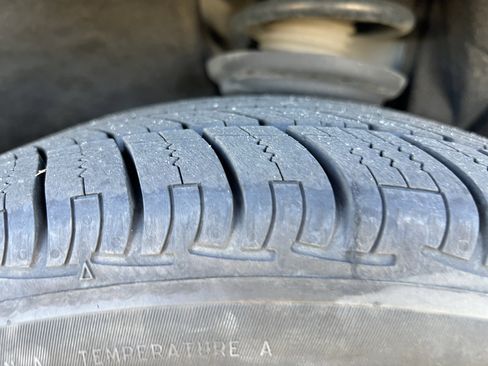 Used 2021 GMC Acadia Denali w/ Denali Technology Package image 12