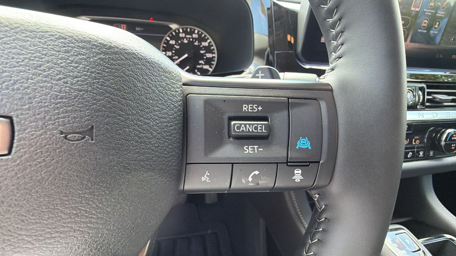 Used 2026 Nissan Pathfinder SV AWD/4WD image 29