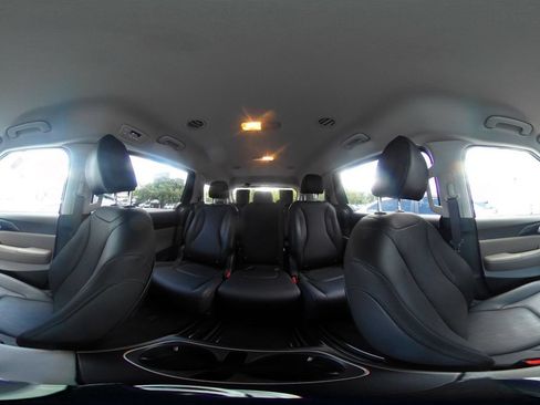 Used 2026 Kia Carnival FWD image 45