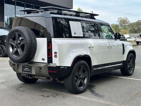 Used 2021 Land Rover Defender 110 X-Dynamic SE image 5