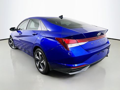 Used 2023 Hyundai Elantra SEL w/ Convenience Package FWD image 5