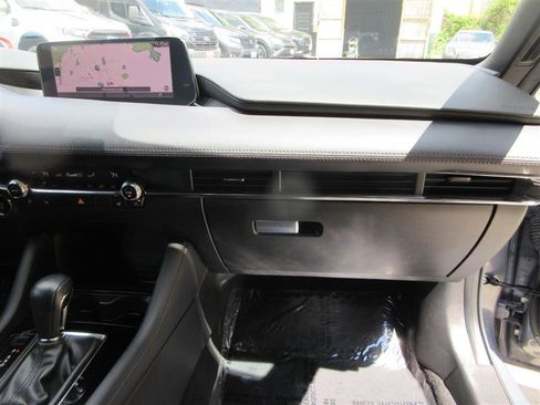 Used 2025 MAZDA MAZDA3 Hatchback w/Premium Plus Pkg image 29