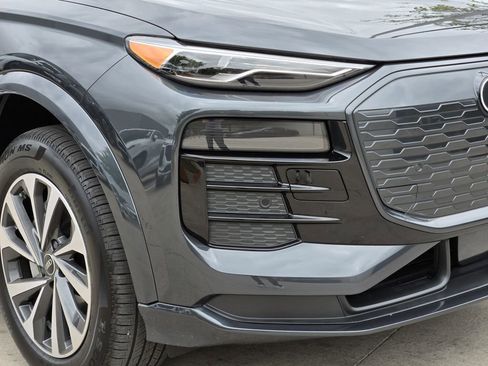 New 2027 Audi Q6 e-tron Premium image 12