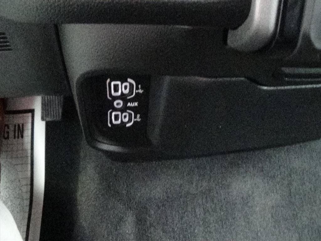 Used 2025 RAM 1500 Laramie AWD/4WD image 29