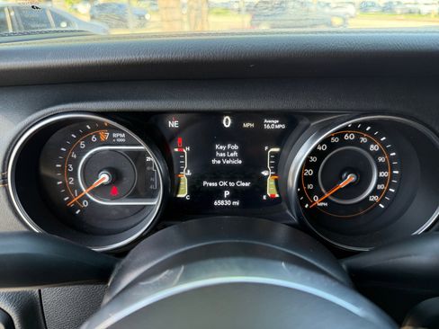 Used 2021 Jeep Gladiator Overland image 22