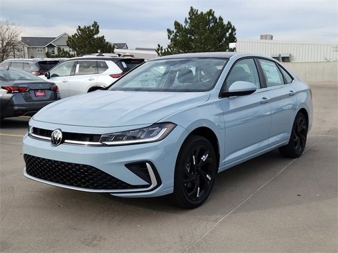 New 2026 Volkswagen Jetta SE image 4