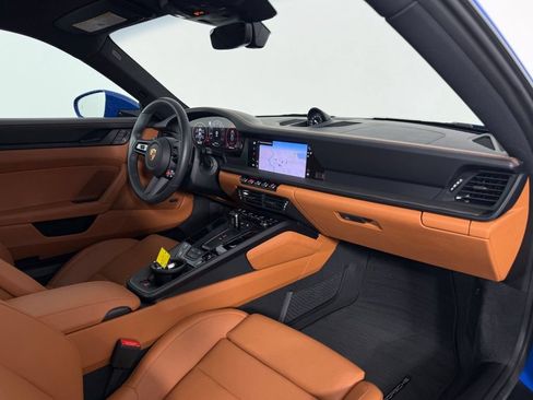Certified 2025 Porsche 911 Carrera RWD image 21
