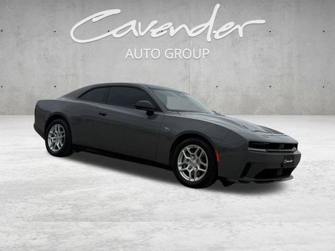 Used 2025 Dodge Charger R/T w/ Sun & Sound Package image 2