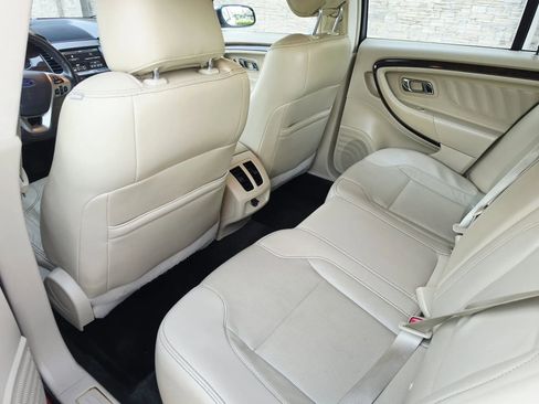 Used 2014 Ford Taurus Limited image 10