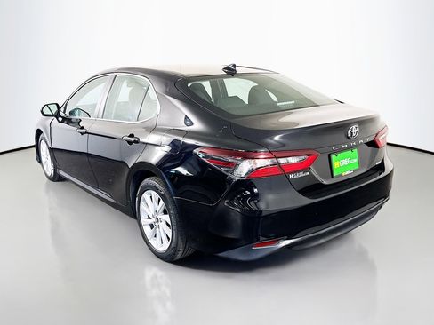 Used 2021 Toyota Camry LE image 7