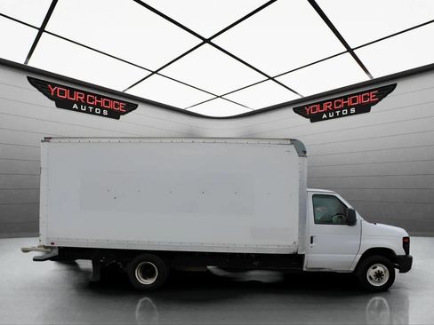 Used 2014 Ford E-350 and Econoline 350 Super Duty image 4