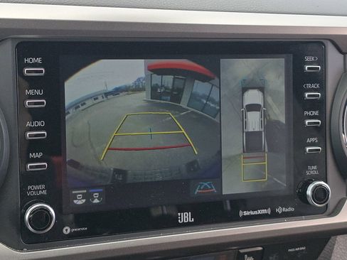 Used 2023 Toyota Tacoma Limited image 21