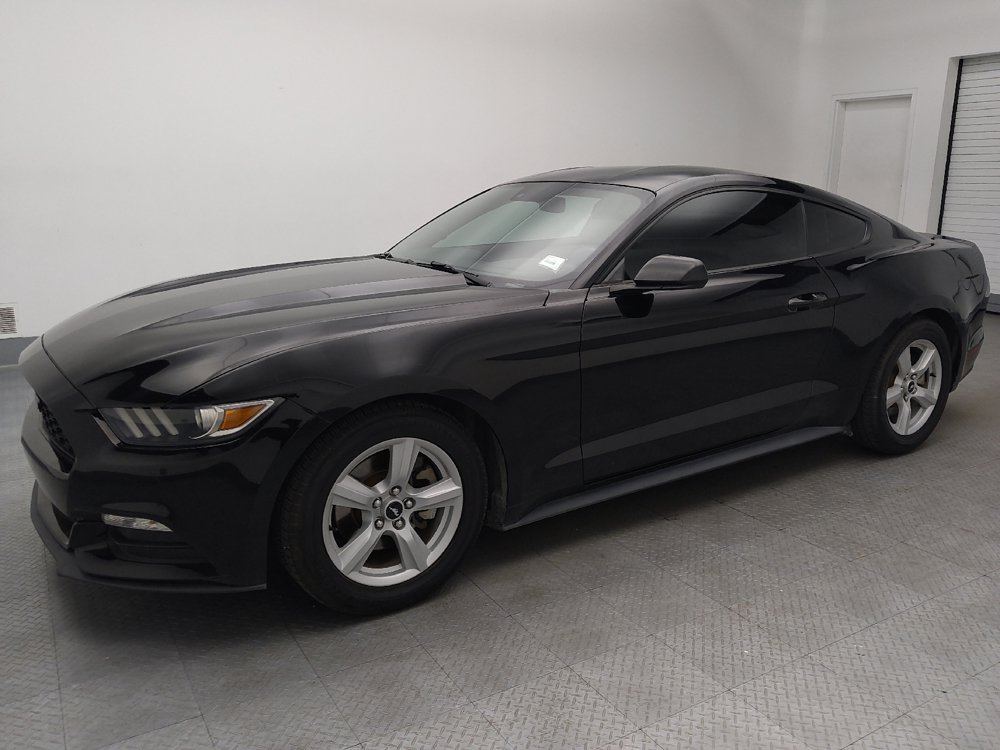 Used 2015 Ford Mustang Coupe RWD image 2
