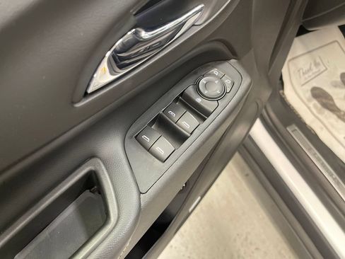 Used 2018 Chevrolet Equinox Premier FWD image 16