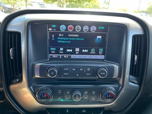 Used 2018 Chevrolet Silverado 1500 LT w/ LT Eassist Package AWD/4WD image 32