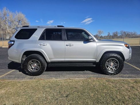 Used 2018 Toyota 4Runner TRD Off-Road Premium w/ TRD Performance Package image 6