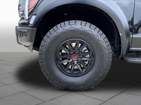 Used 2025 Ford F150 Raptor AWD/4WD image 11