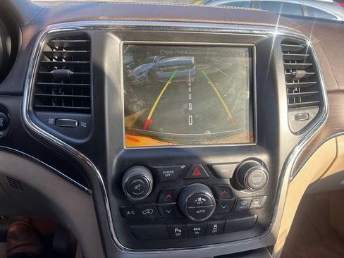 Used 2015 Jeep Grand Cherokee Overland RWD image 12