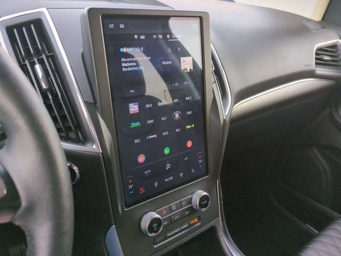 Used 2024 Ford Edge Titanium image 27