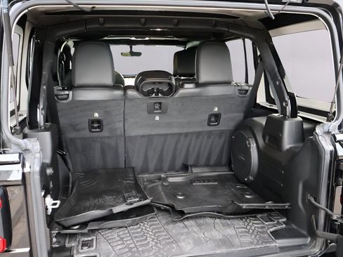 Used 2021 Jeep Wrangler Unlimited Sahara image 17