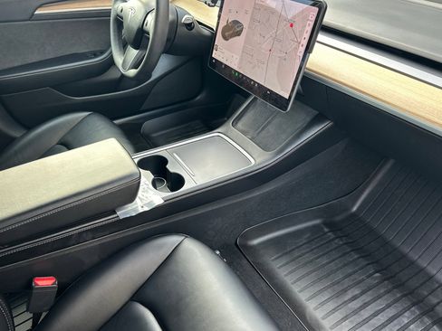 Used 2021 Tesla Model 3 Standard Range Plus image 12