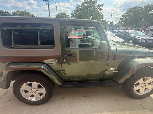 Used 2007 Jeep Wrangler Sahara w/ Dual Top Group AWD/4WD image 7