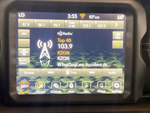 Used 2023 Jeep Wrangler Unlimited Sahara AWD/4WD image 11
