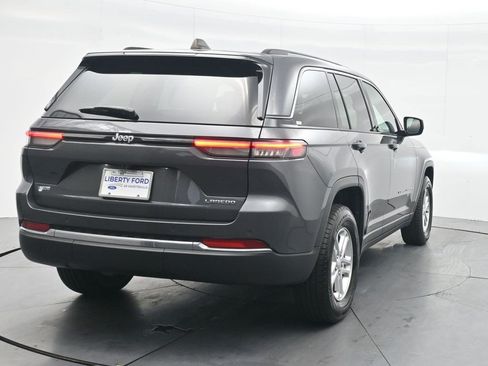 Used 2024 Jeep Grand Cherokee Laredo RWD image 6