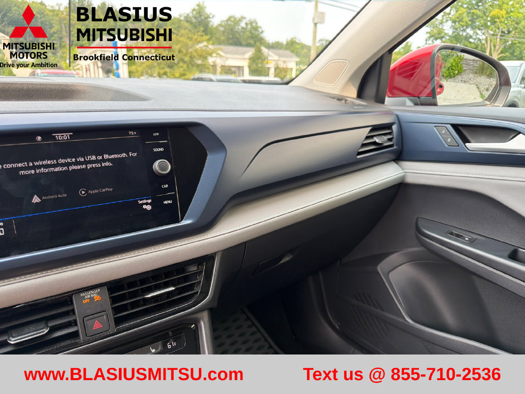 Used 2024 Volkswagen Taos SE w/ Panoramic Sunroof Package AWD/4WD image 32