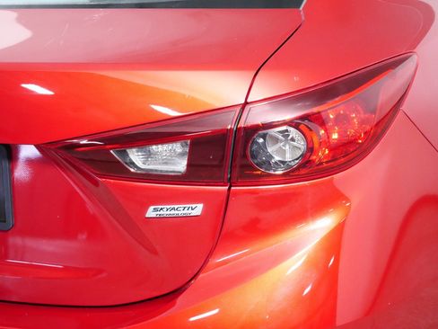 Used 2016 MAZDA MAZDA3 i Sport image 17