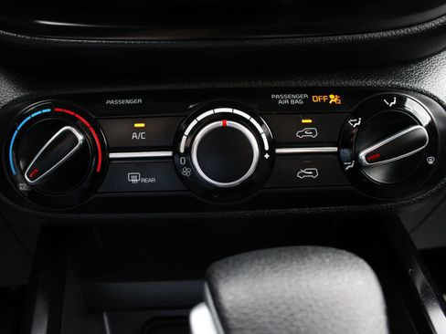 Used 2025 Kia Soul LX FWD image 35