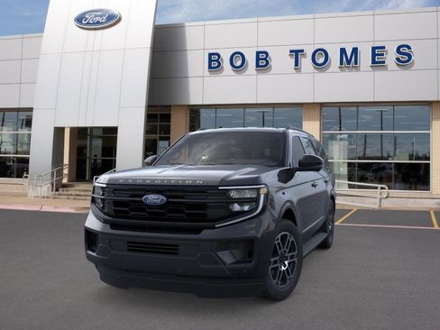New 2026 Ford Expedition Active image 2