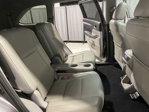 Used 2018 Toyota Highlander XLE image 13