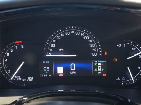 Used 2017 Cadillac XT5 Luxury w/ Driver Awareness Package AWD/4WD image 28