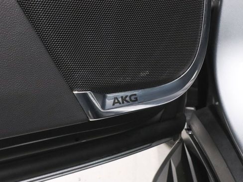 Used 2024 Cadillac Escalade Premium Luxury Platinum image 18