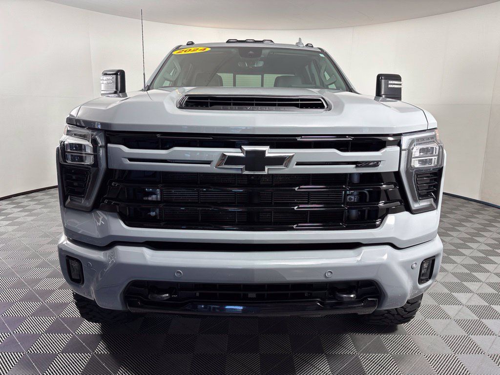 Used 2024 Chevrolet Silverado 2500 LTZ w/ LTZ Plus Package AWD/4WD image 21